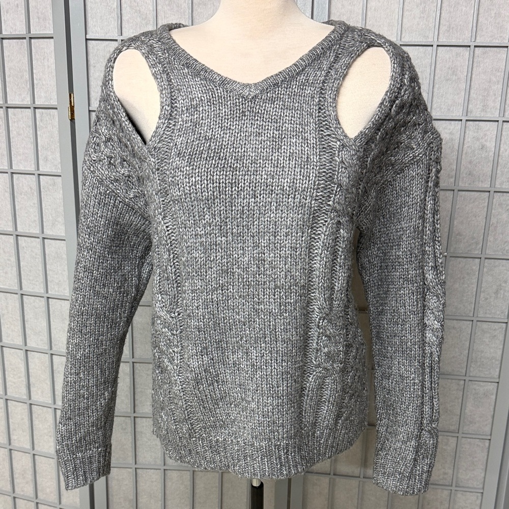 OAK + FORT Gray V-Neck Cold Shoulder Sweater, XXS-XS